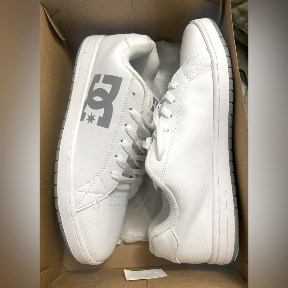 NWT- DC white casual sneakers, men’s size 14, box invcluded